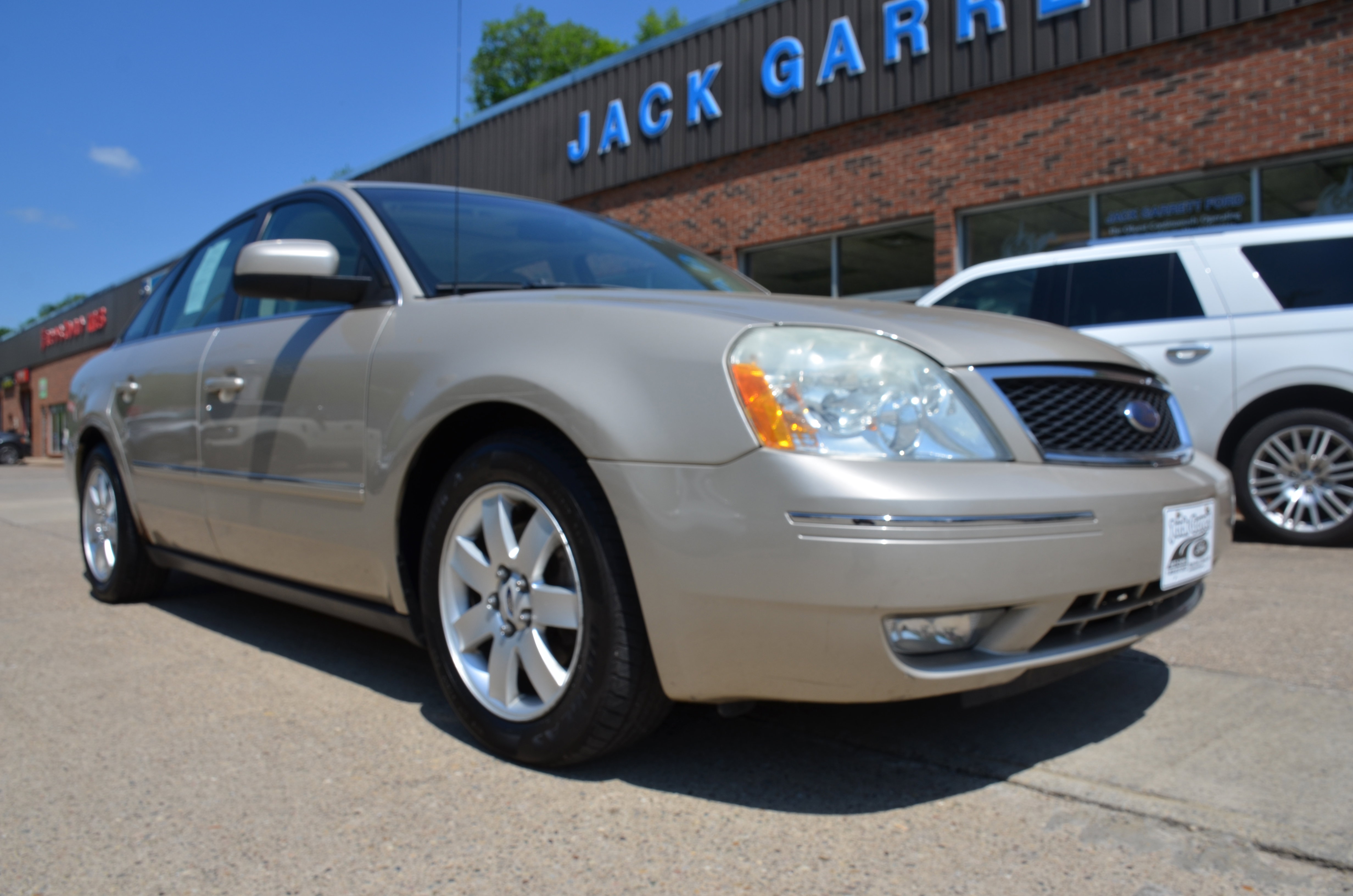 Used 2006 Ford Five Hundred SEL FWD image 1