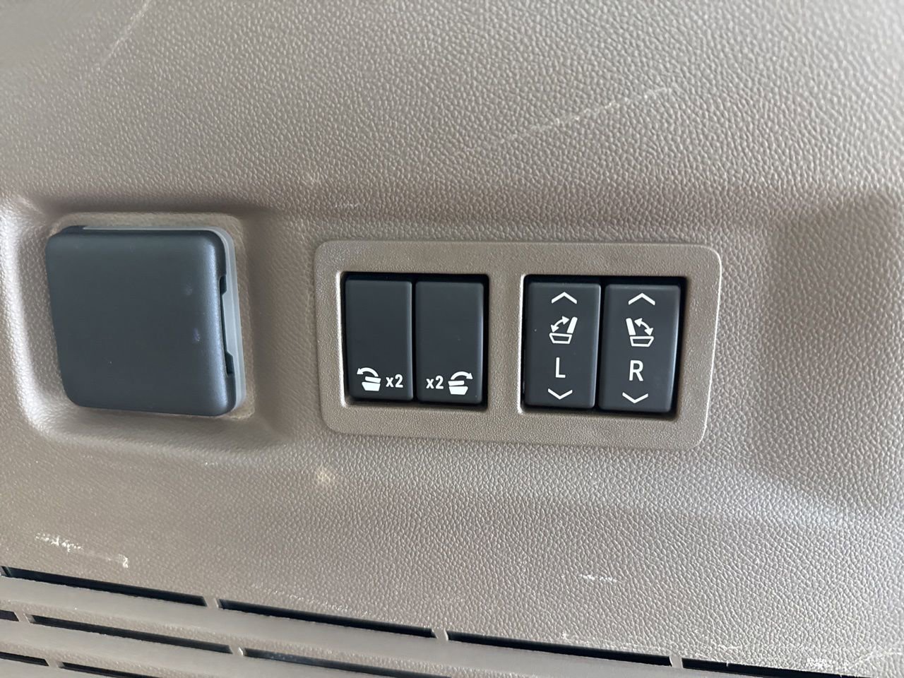 Used 2022 GMC Yukon Denali image 10