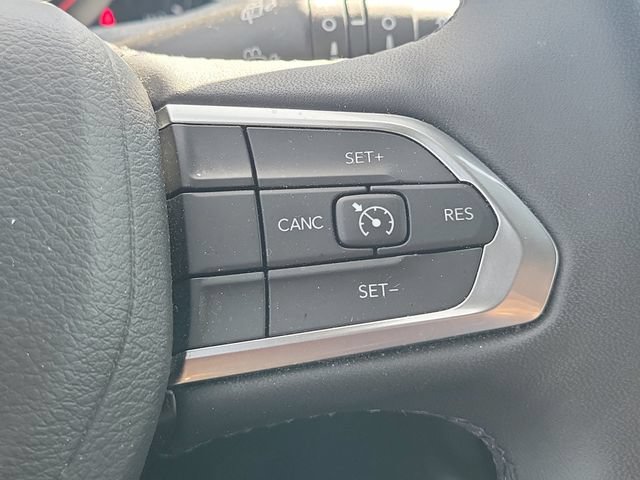 Used 2025 Jeep Compass Latitude AWD/4WD image 25