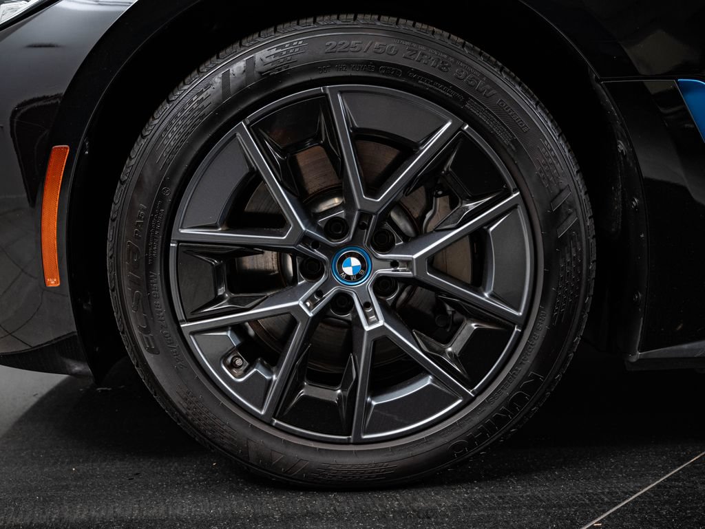 Used 2023 BMW i4 eDrive35 w/ Premium Package RWD image 13