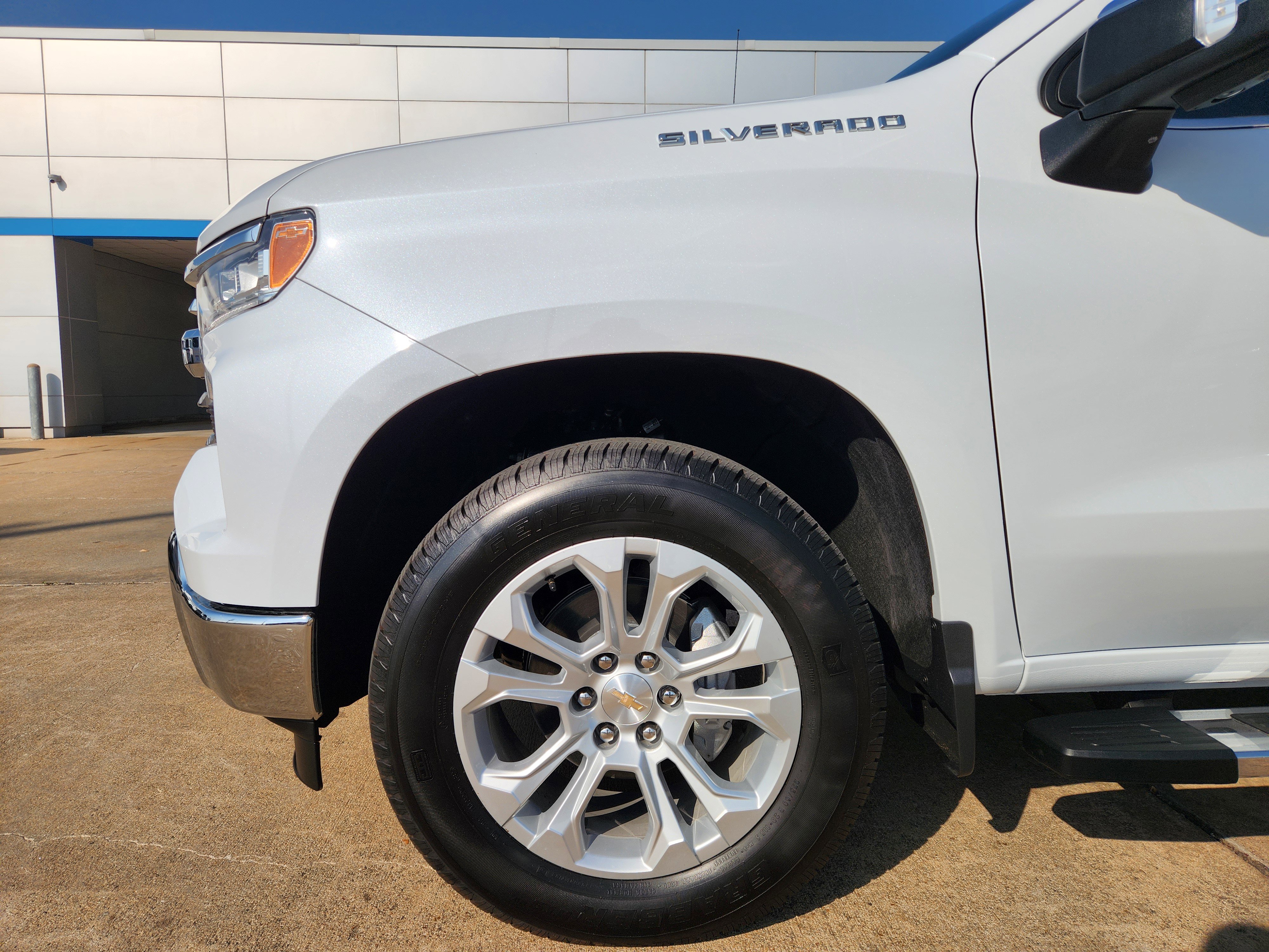 Certified 2026 Chevrolet Silverado 1500 LTZ image 9