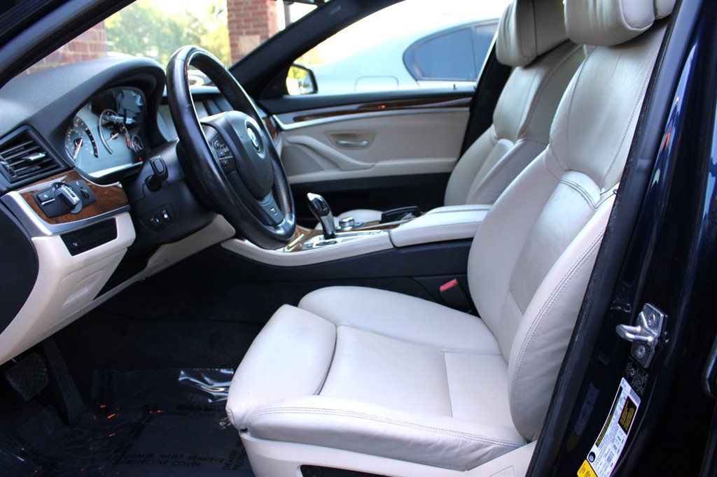 Used 2011 BMW 550i Sedan RWD image 14