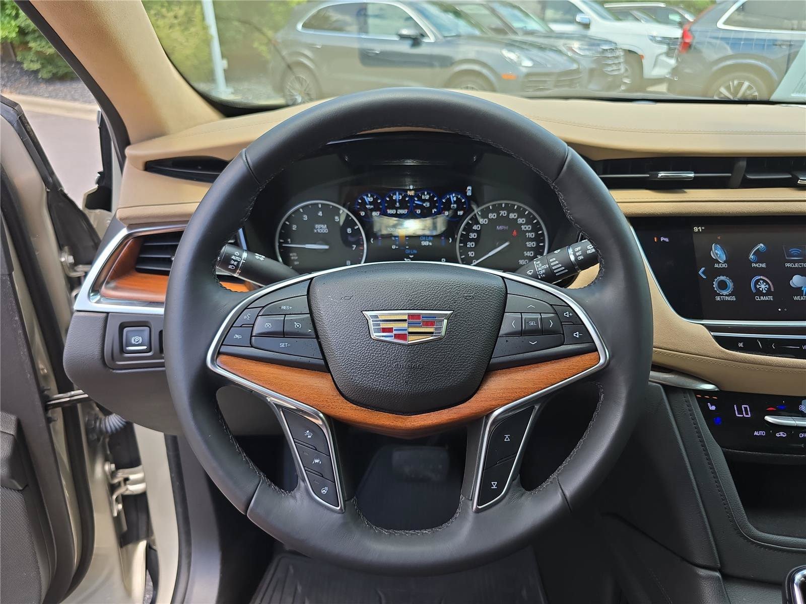 Used 2017 Cadillac XT5 Platinum AWD/4WD image 30