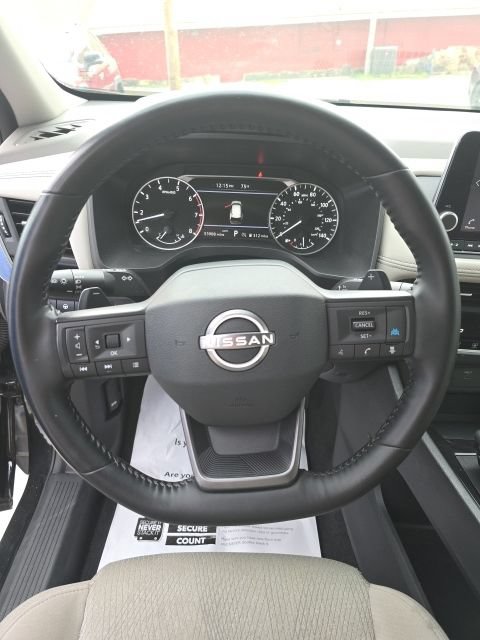 Used 2025 Nissan Rogue SV AWD/4WD image 13