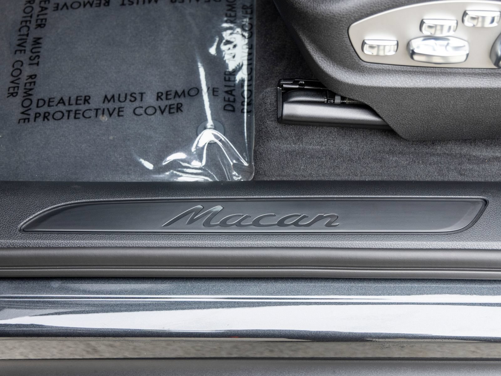 New 2026 Porsche Macan AWD/4WD image 29