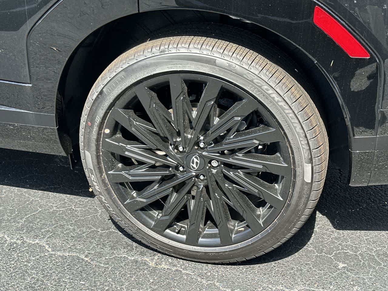 New 2025 Hyundai Santa Fe Calligraphy FWD image 11
