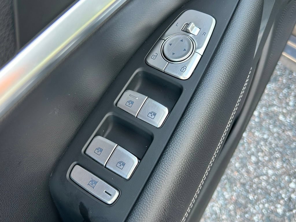 Used 2025 Genesis G70 2.5T AWD/4WD image 19