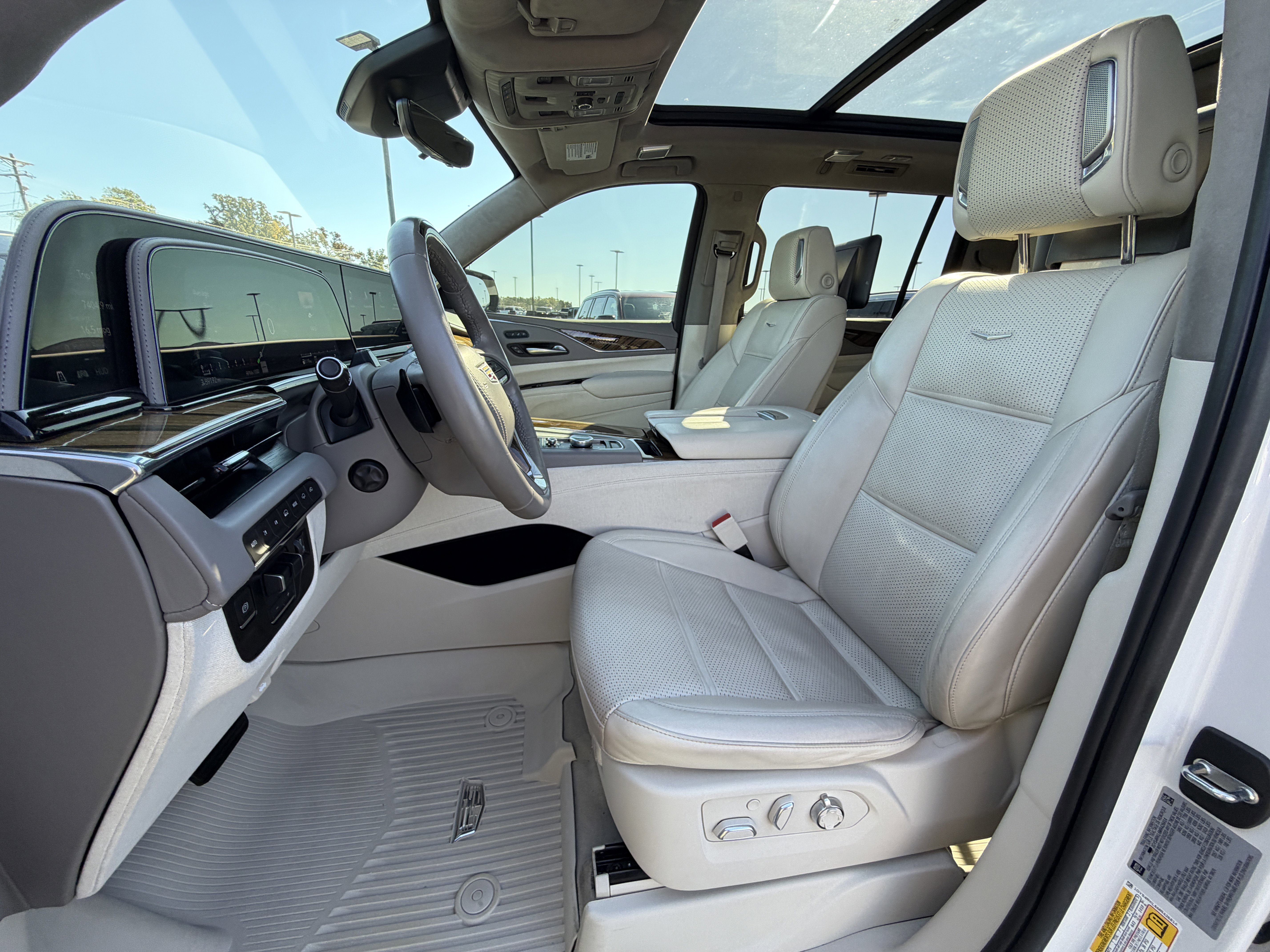 Used 2021 Cadillac Escalade ESV Sport Platinum image 9