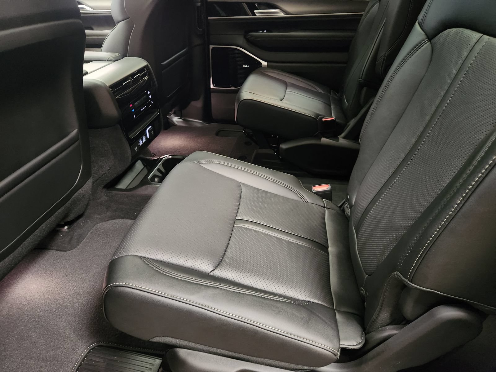 New 2026 Jeep Grand Wagoneer Limited AWD/4WD image 21