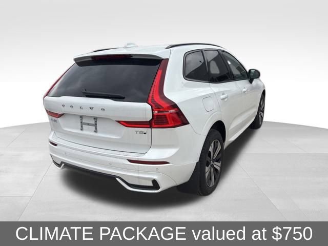 Used 2025 Volvo XC60 T8 Core w/ Climate Package image 7