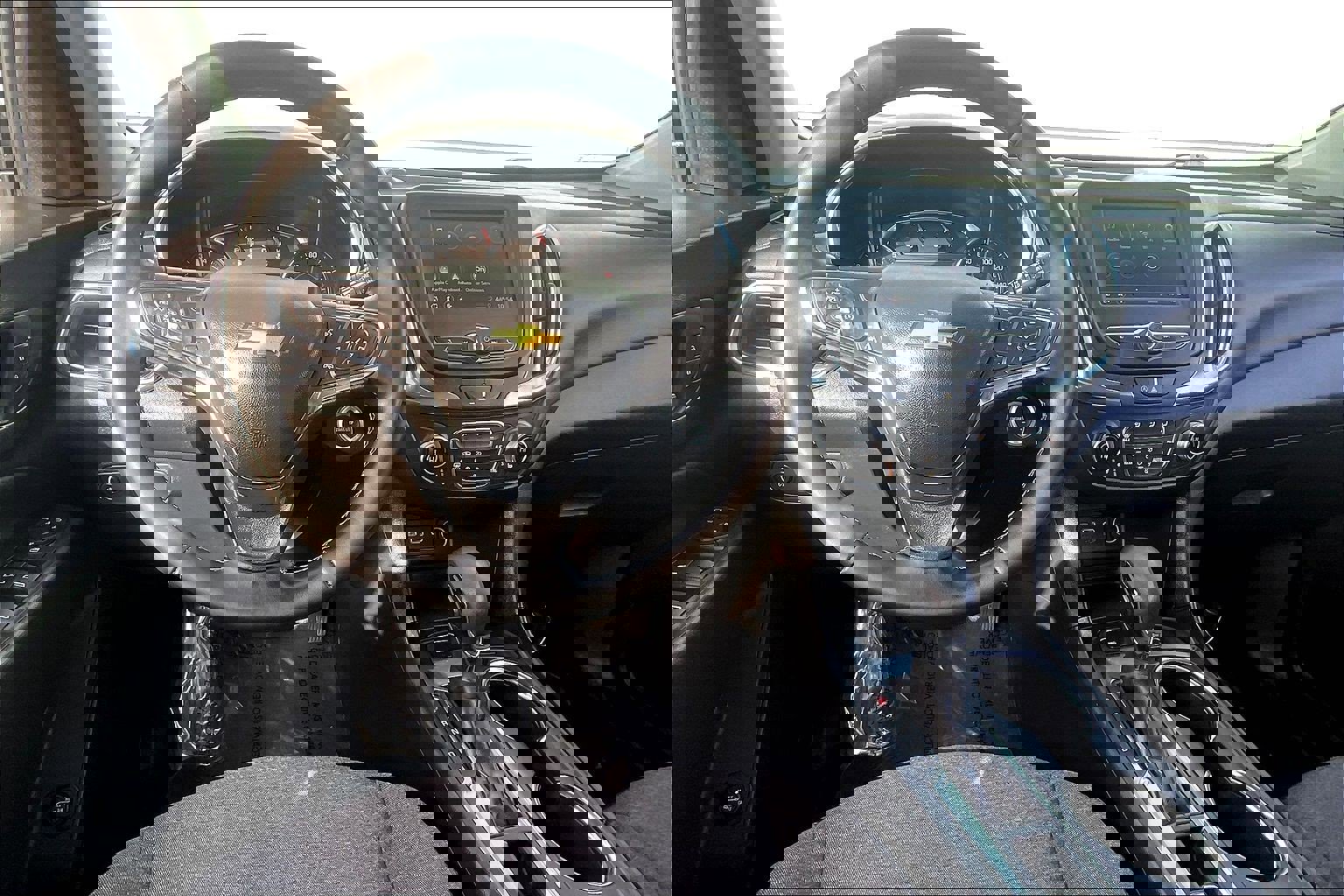 Used 2023 Chevrolet Equinox LT w/ Driver Convenience Package image 6