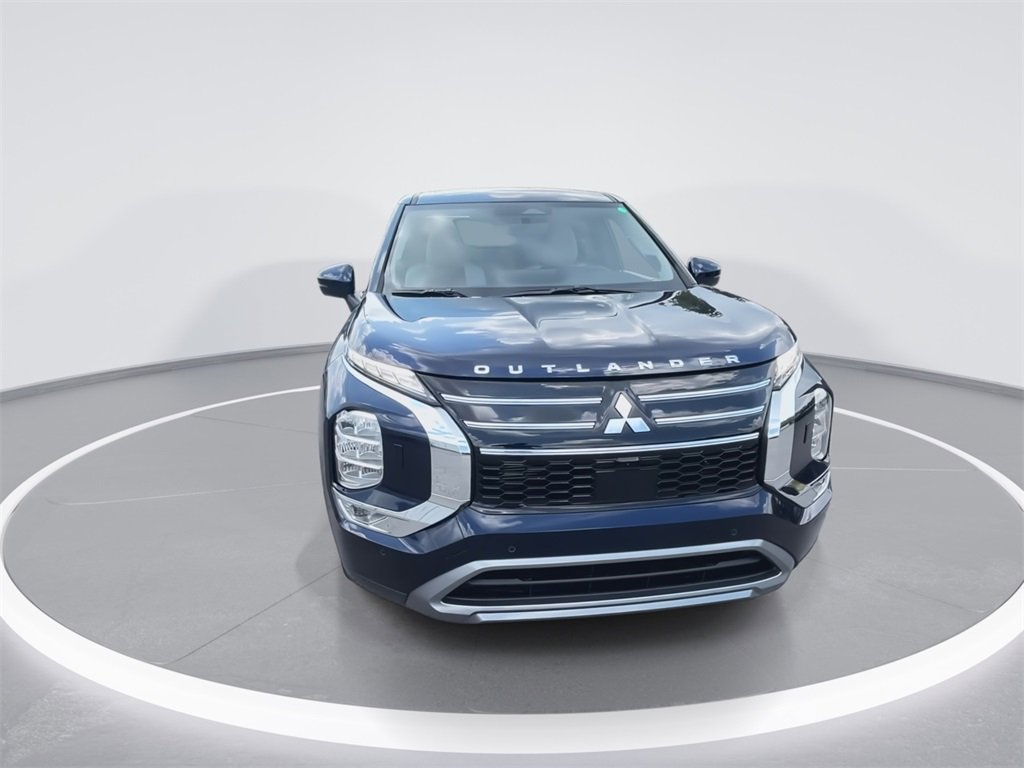New 2025 Mitsubishi Outlander SE image 3
