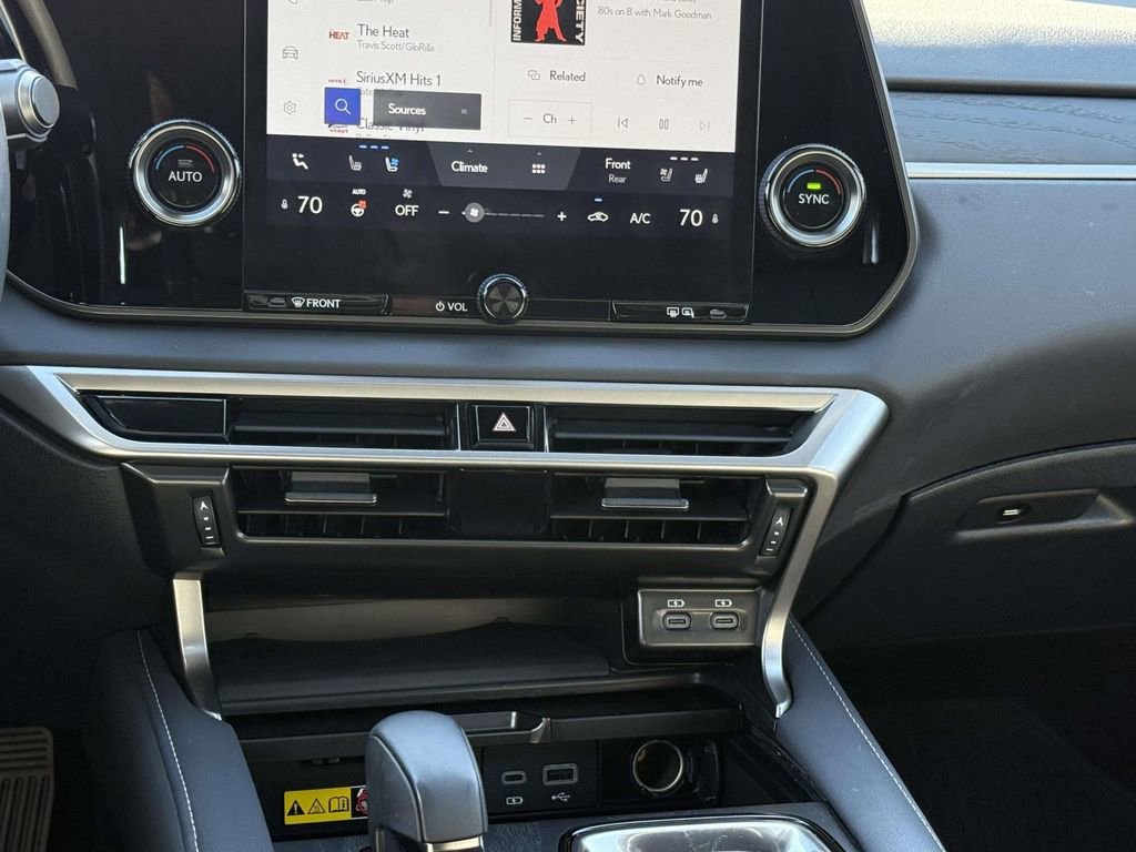 Used 2023 Lexus RX 350 Premium image 19