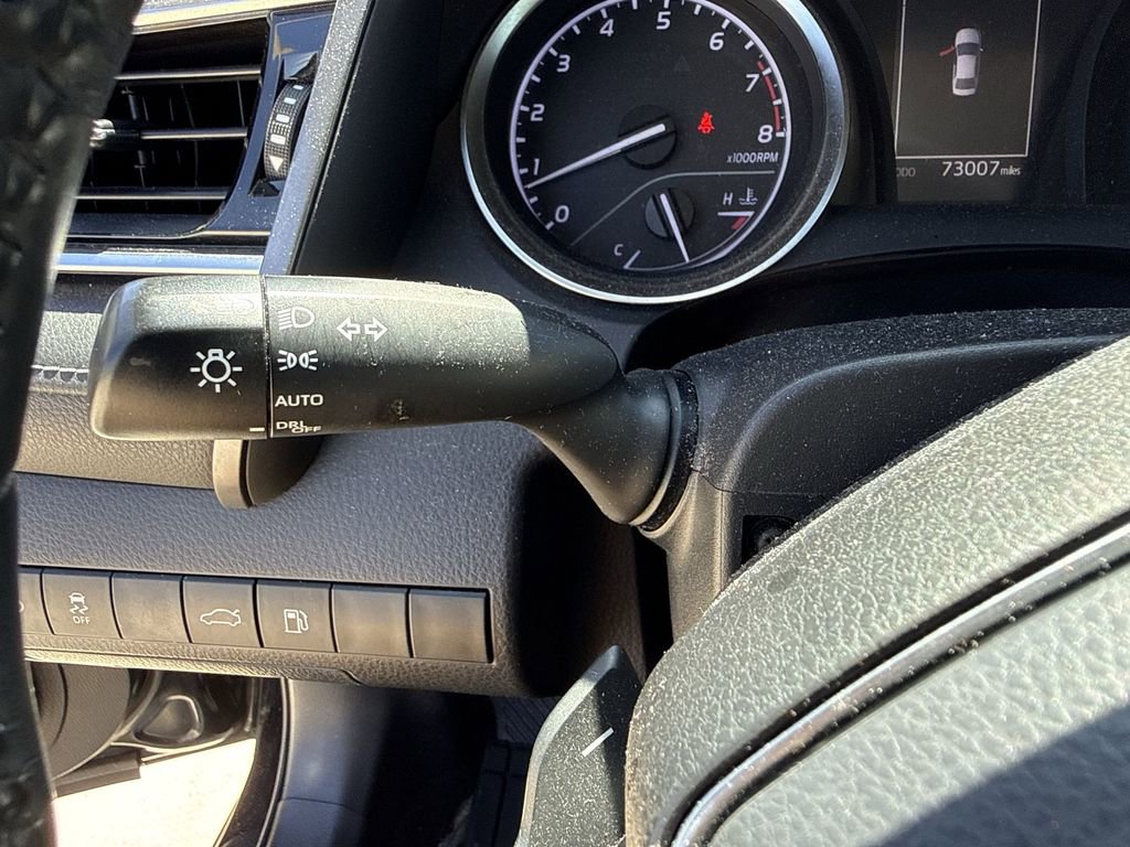 Used 2018 Toyota Camry SE w/ Convenience Package image 28