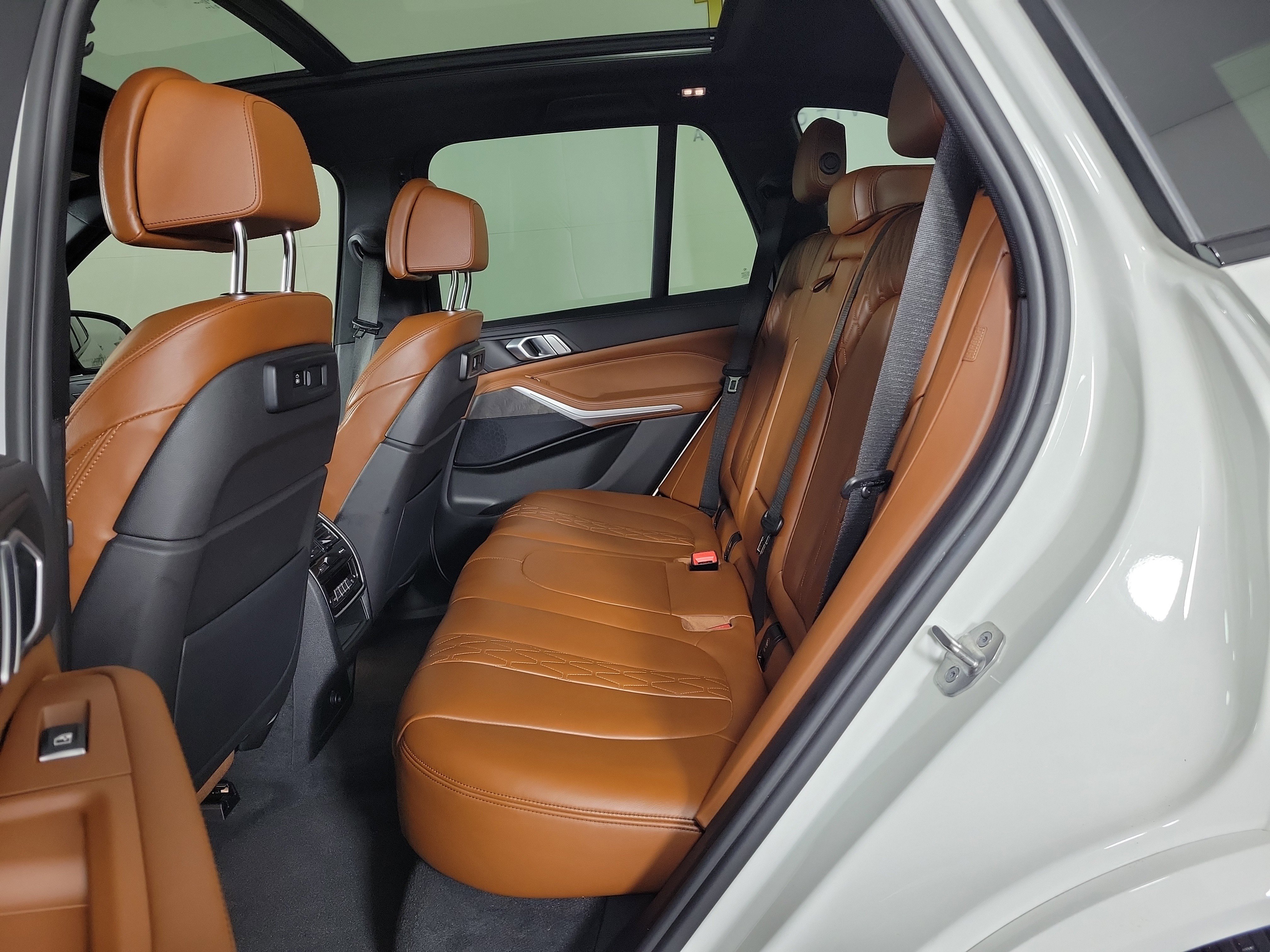 Certified 2022 BMW X5 xDrive40i w/ M Sport Package image 10