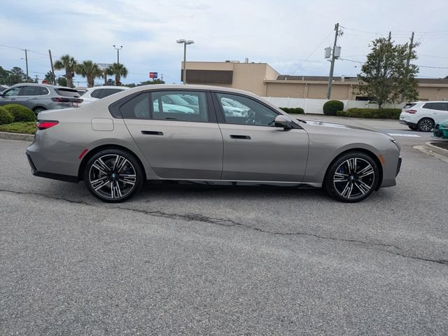 Used 2023 BMW 740i w/ Parking Assistance Package RWD image 4