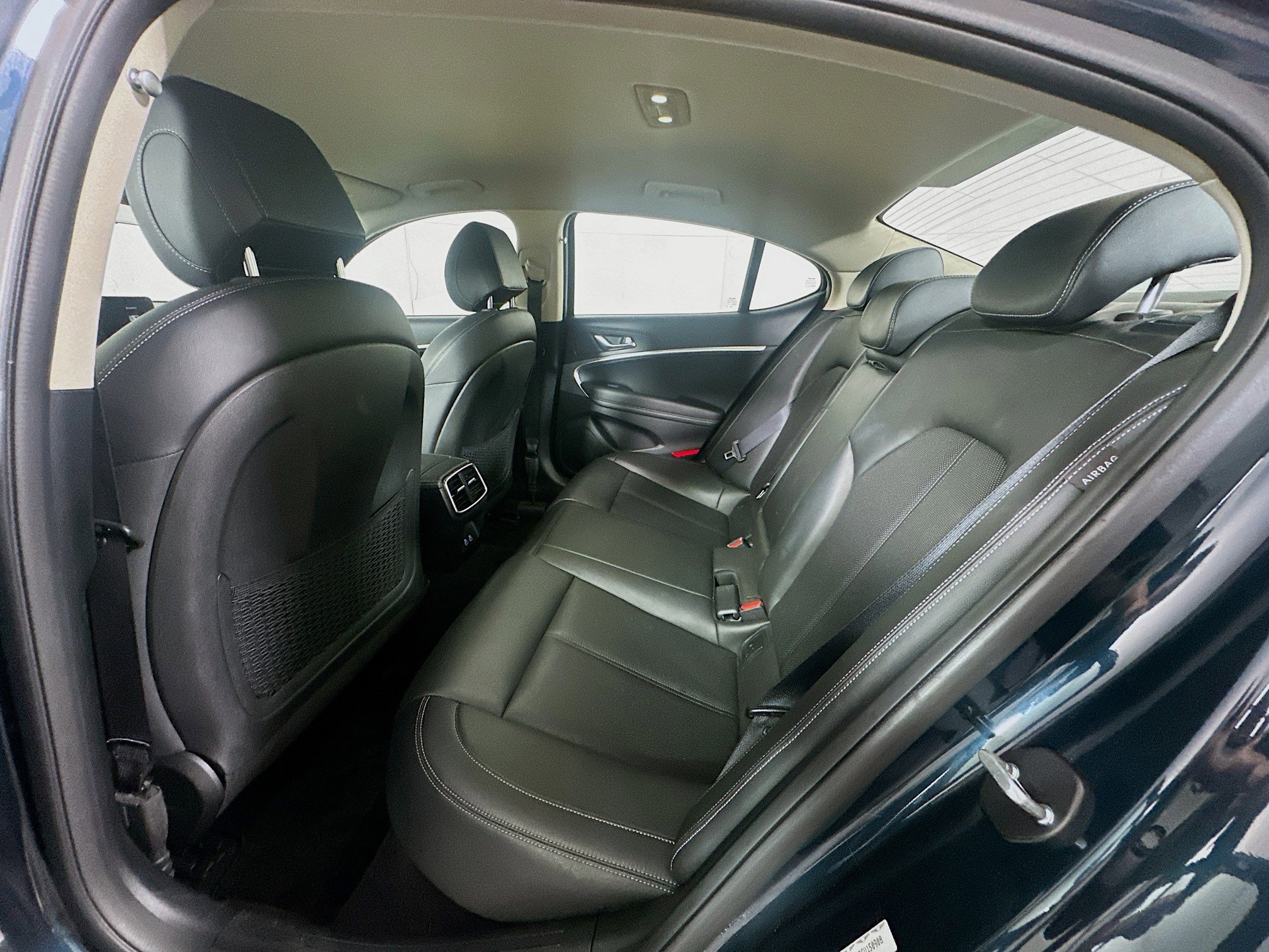 Used 2025 Genesis G70 2.5T image 27