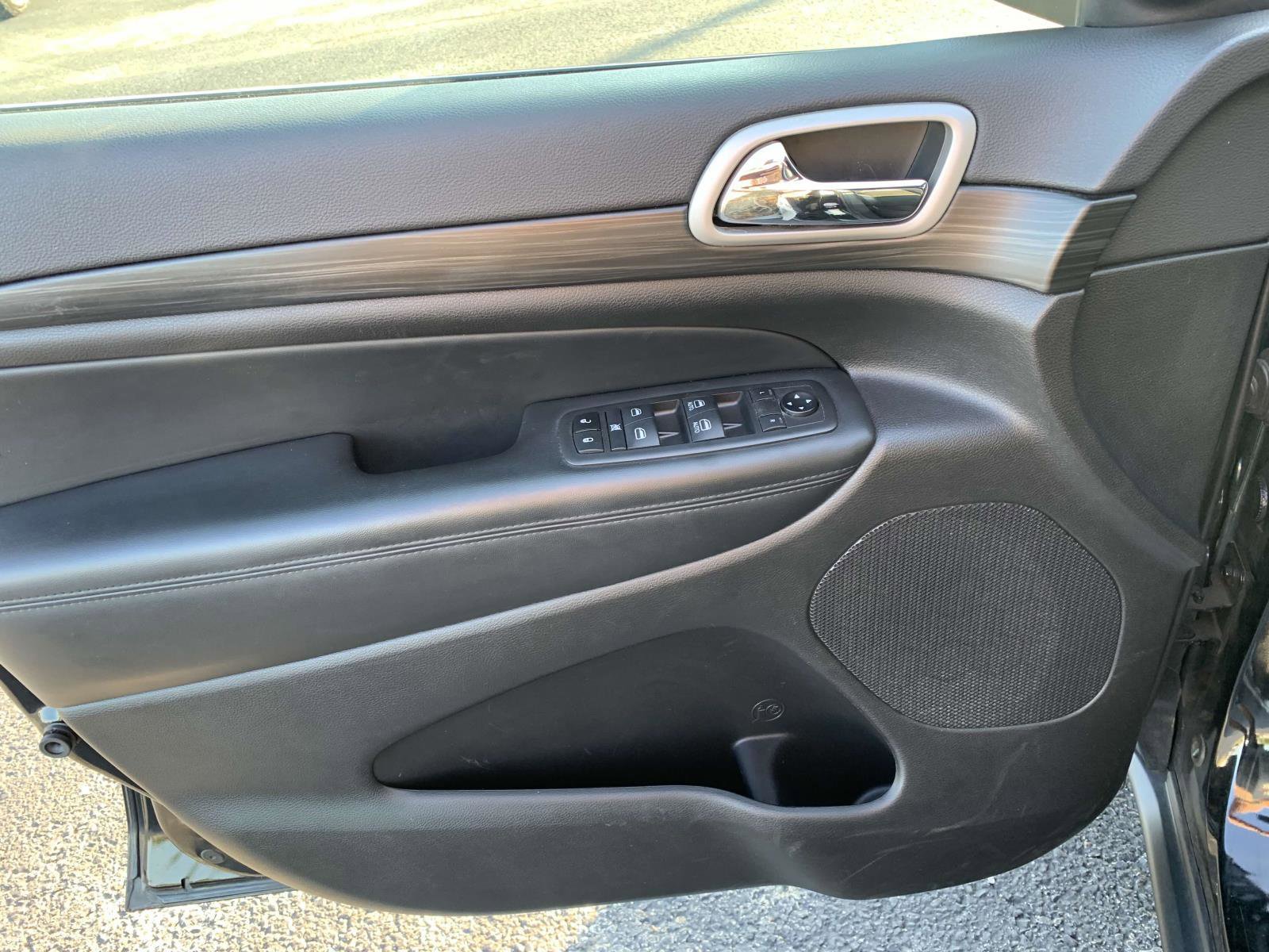 Used 2021 Jeep Grand Cherokee Laredo X image 8