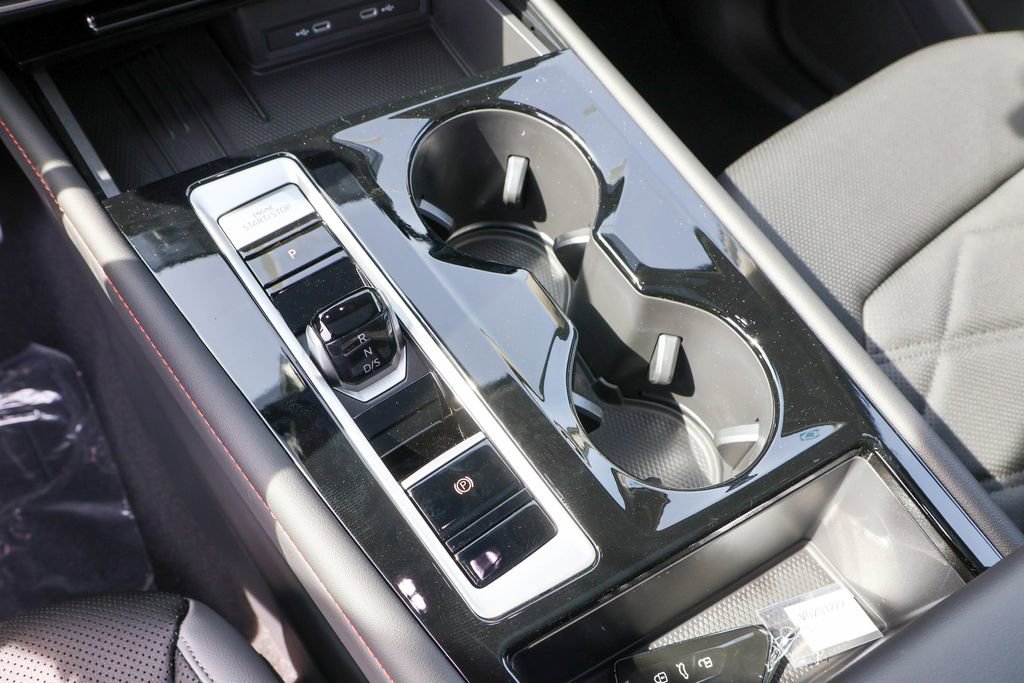 New 2025 Volkswagen Atlas Peak Edition SE image 32