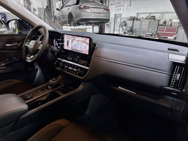 New 2026 Nissan Pathfinder Platinum w/ Accent Package AWD/4WD image 26
