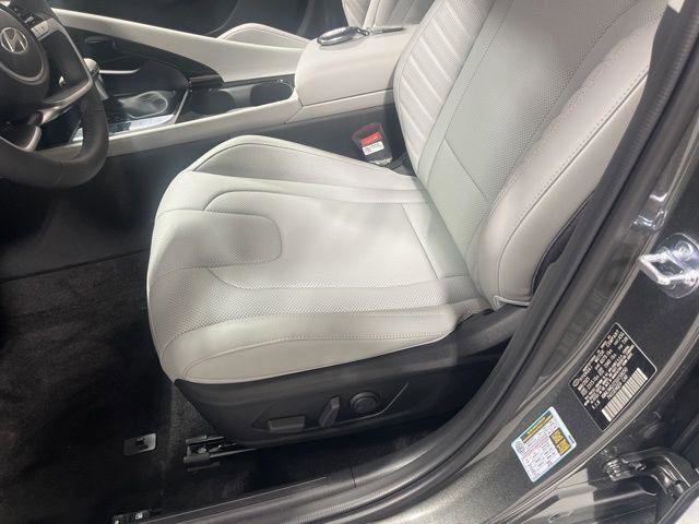 New 2025 Hyundai Elantra Limited image 7