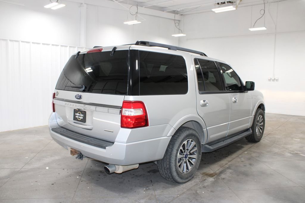 Used 2017 Ford Expedition XLT w/ Equipment Group 201A AWD/4WD image 8