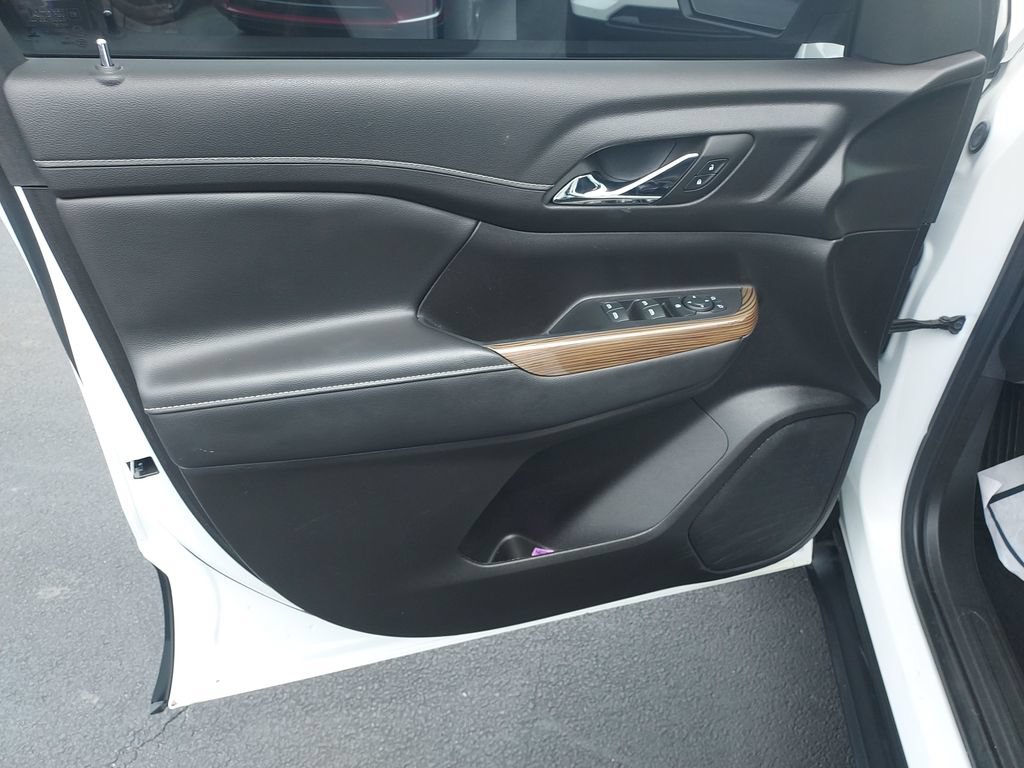 Used 2023 GMC Acadia SLE FWD image 12