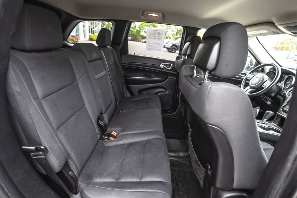 Used 2012 Jeep Grand Cherokee Laredo w/ Laredo E Group AWD/4WD image 31