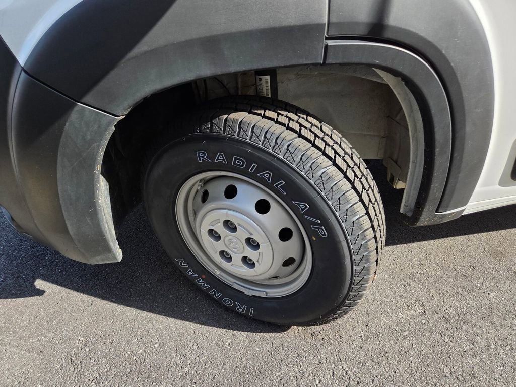 Used 2023 RAM ProMaster 2500 FWD image 2