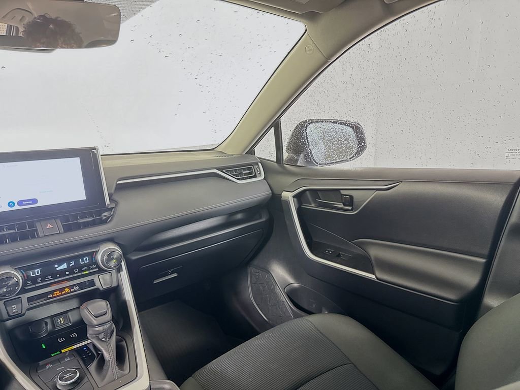 Used 2025 Toyota RAV4 LE image 21