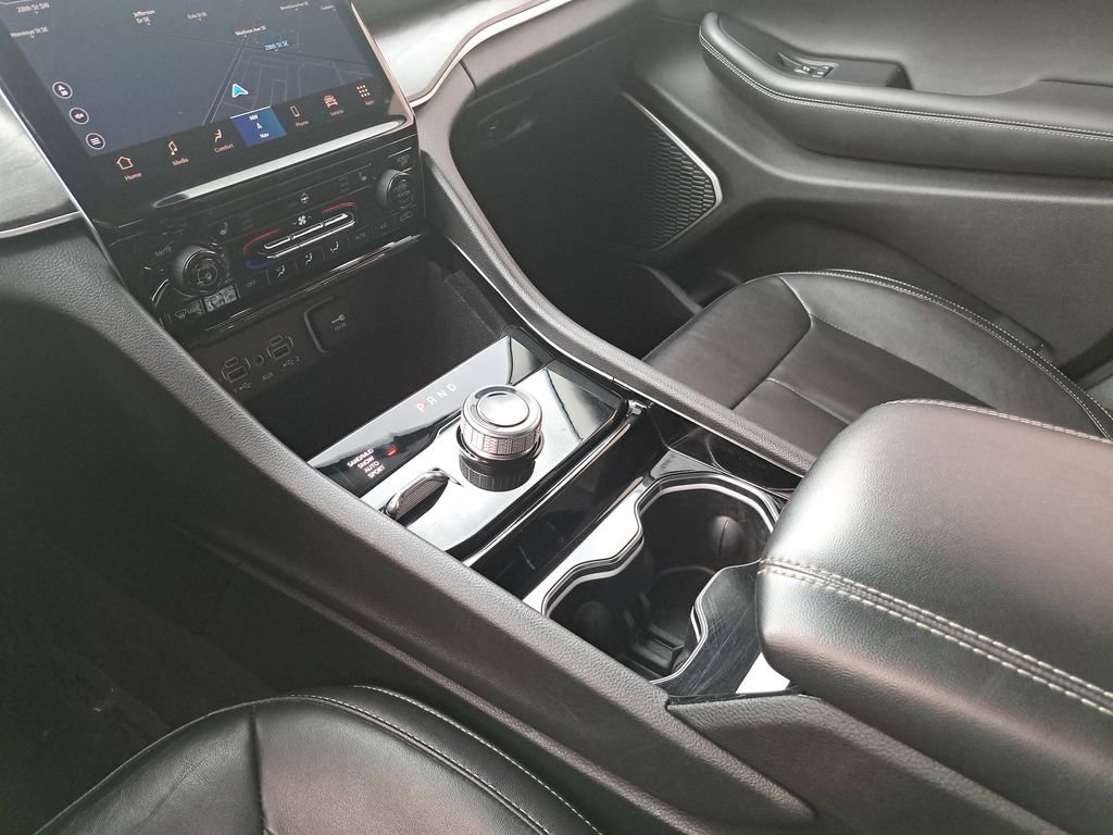 Certified 2022 Jeep Grand Cherokee L Limited AWD/4WD image 27