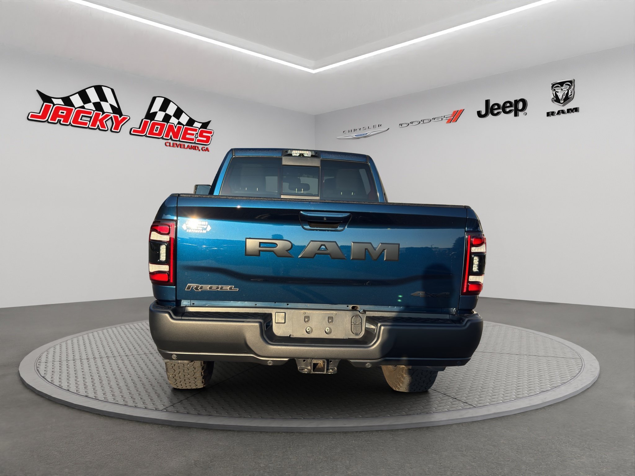 Used 2024 RAM 2500 Rebel w/ Level 2 Equipment Group AWD/4WD image 8