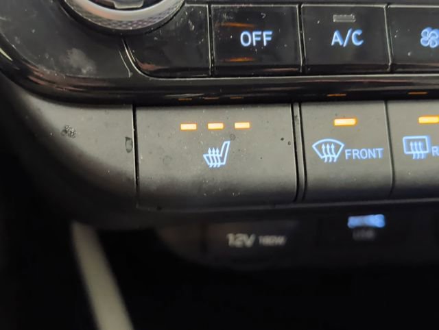 Used 2023 Hyundai Elantra Limited image 8