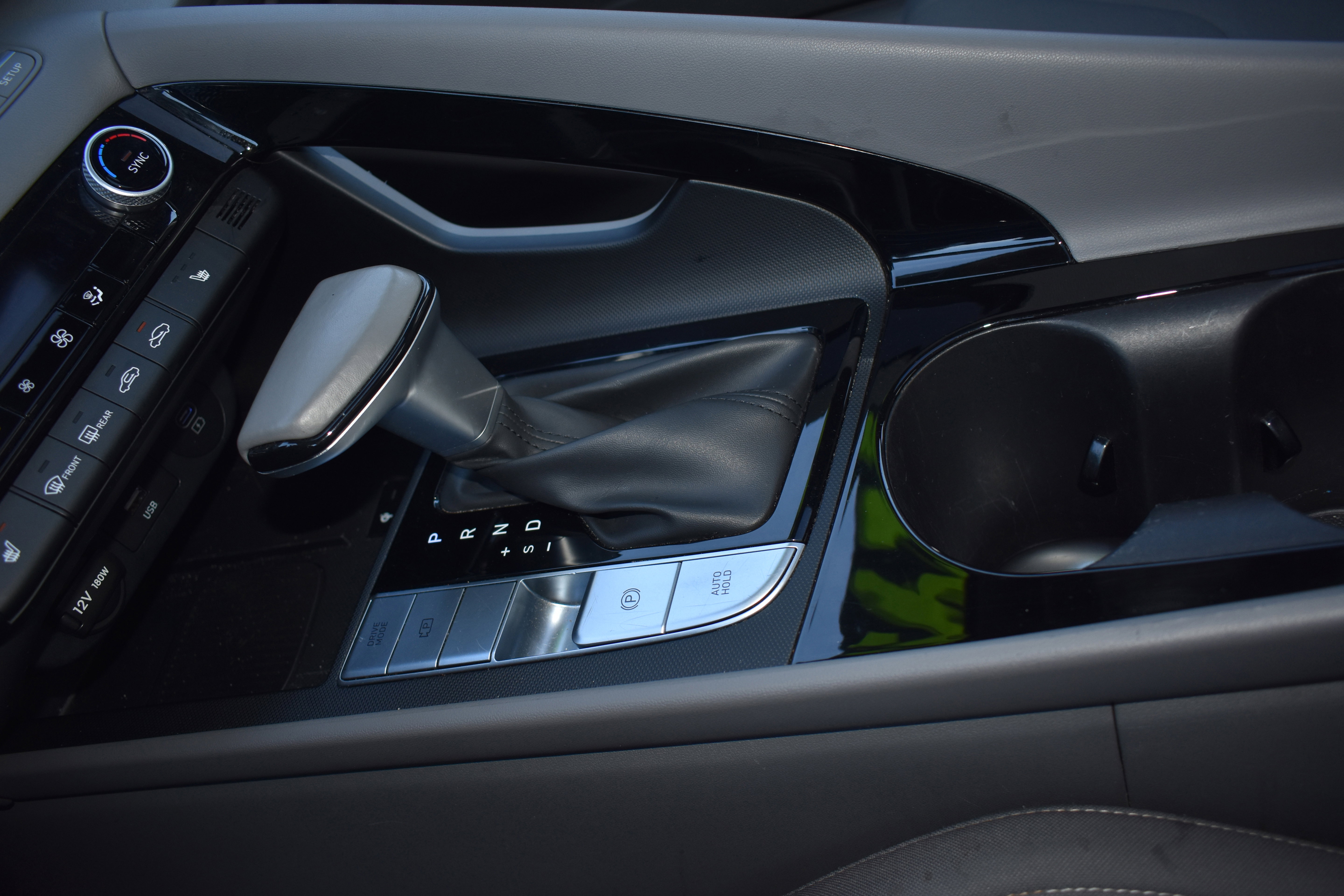 Used 2025 Hyundai Elantra SEL image 22