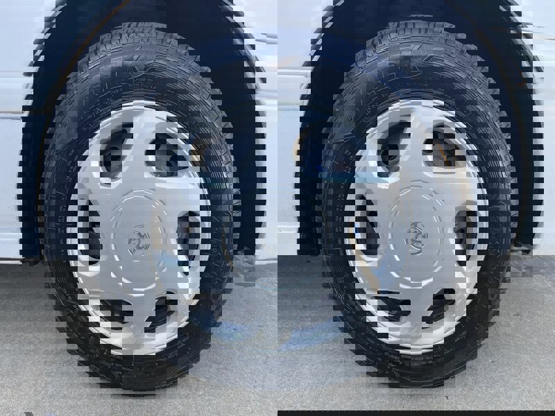 Used 2000 Toyota Camry LE image 13