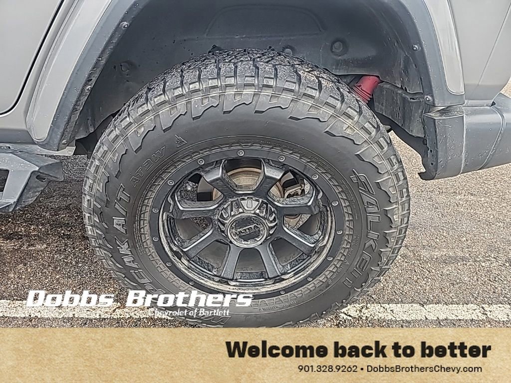 Used 2018 Jeep Wrangler Unlimited Sahara image 9