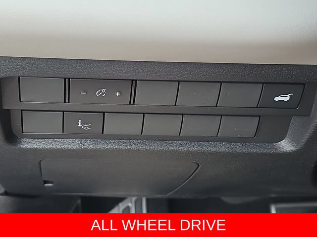 Used 2025 Mitsubishi Outlander AWD image 30