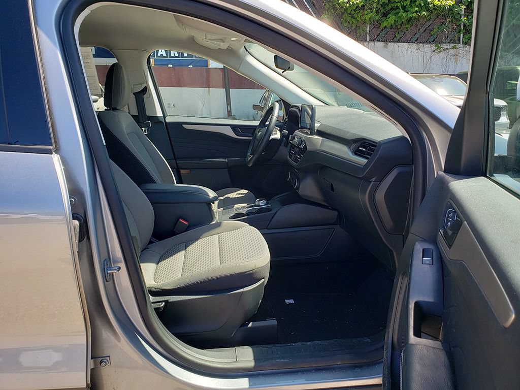 Used 2022 Ford Escape SE w/ Cold Weather Package AWD/4WD image 9