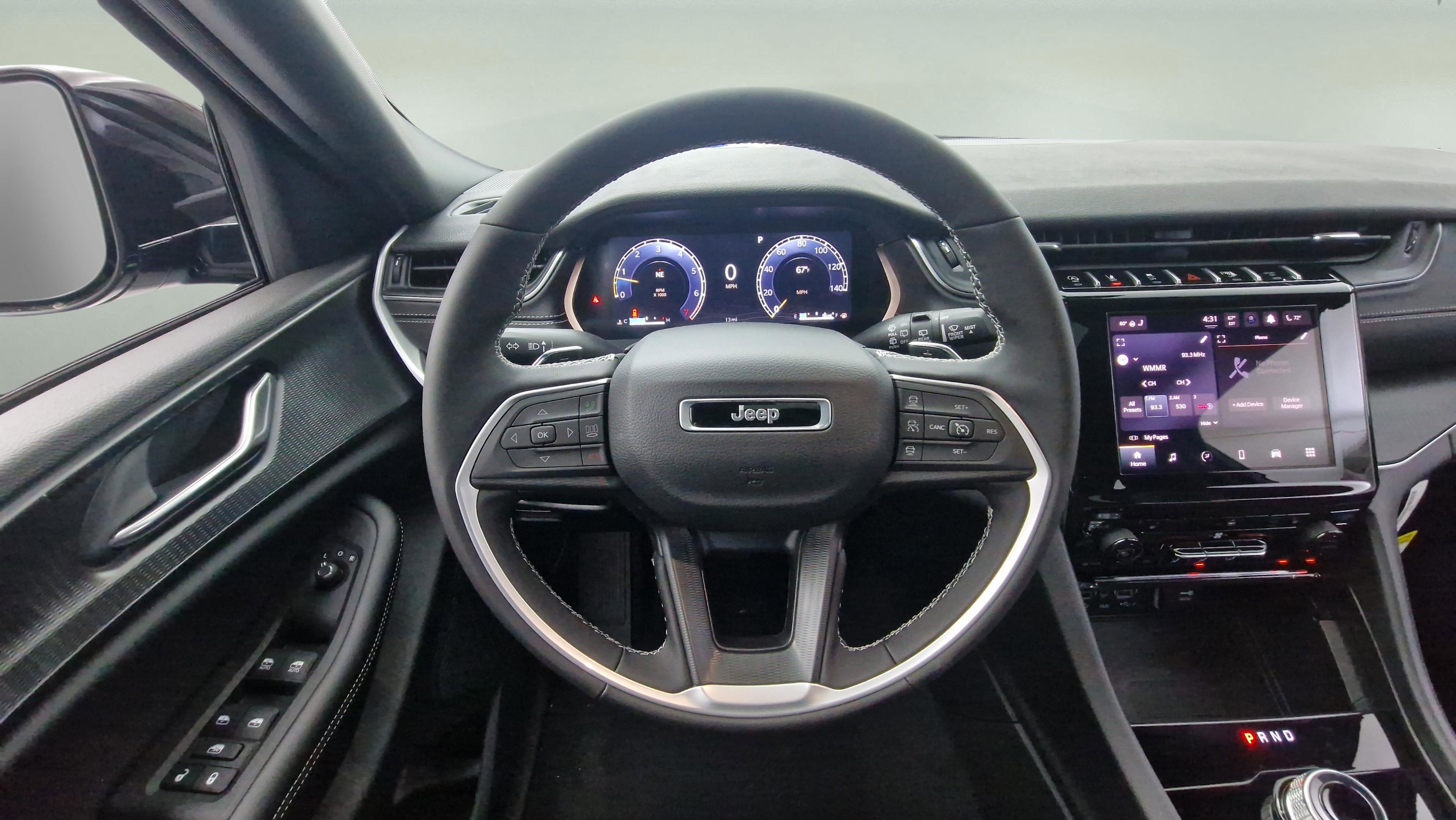 New 2025 Jeep Grand Cherokee Altitude image 10