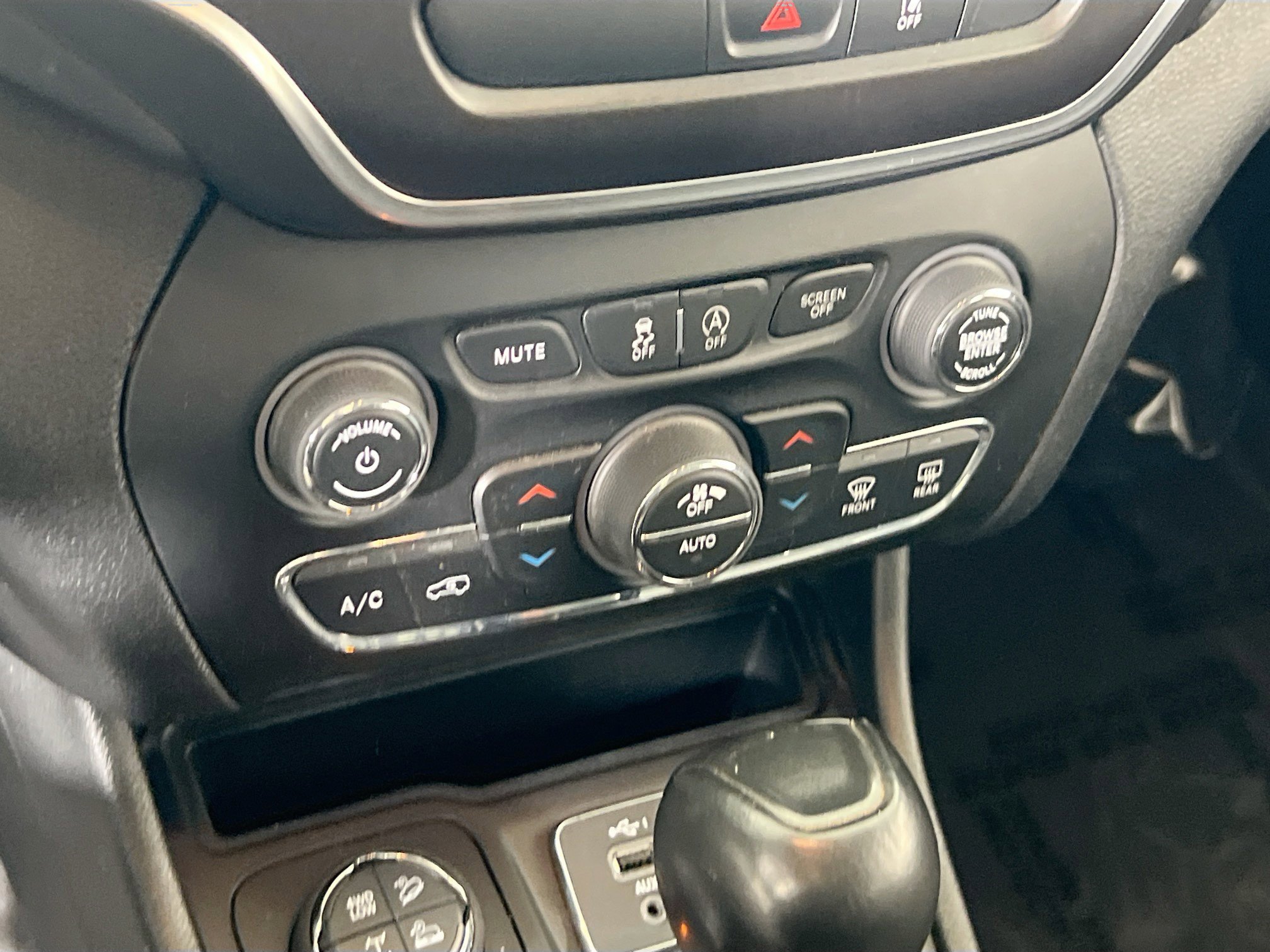 Used 2022 Jeep Cherokee Trailhawk w/ Sun, Sound & Nav Group image 16