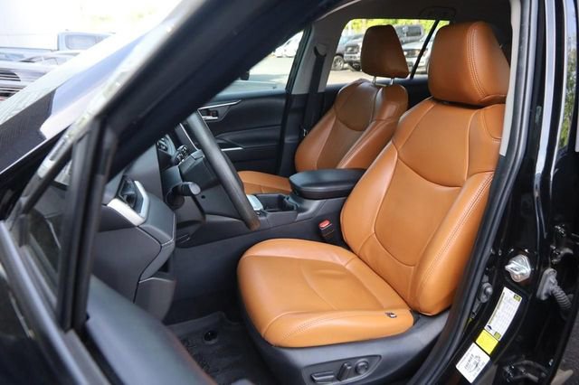 Used 2023 Toyota RAV4 AWD Hybrid image 8