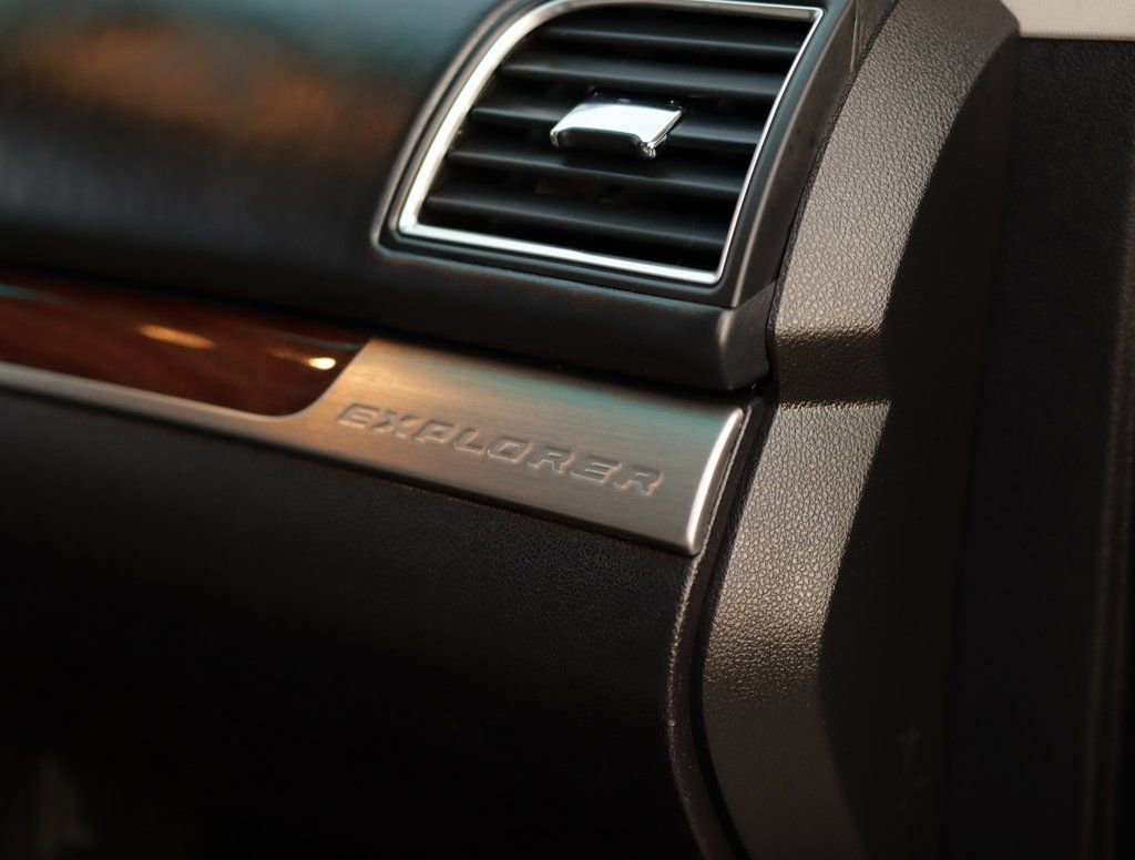 Used 2017 Ford Explorer Platinum image 38