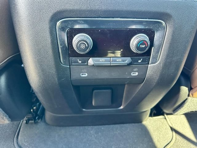 Used 2024 Chevrolet Tahoe High Country AWD/4WD image 11