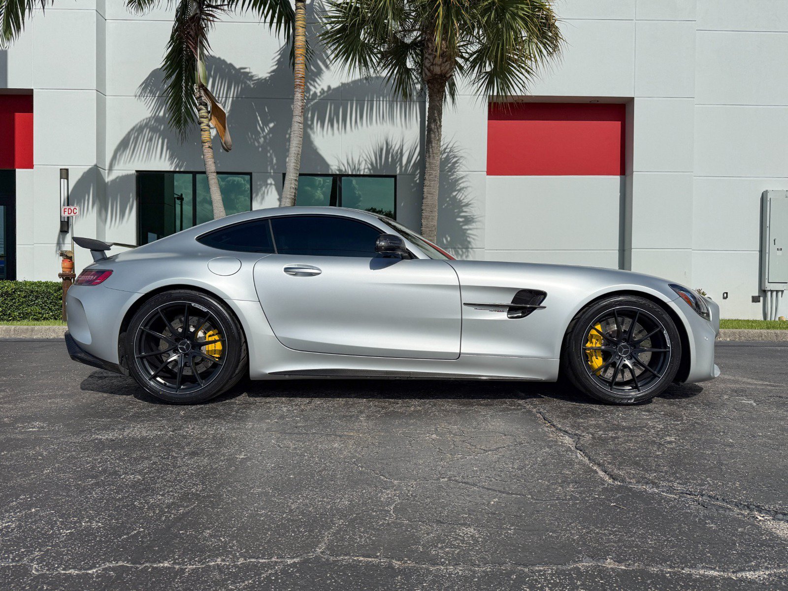 Used 2018 Mercedes-Benz AMG GT R image 2