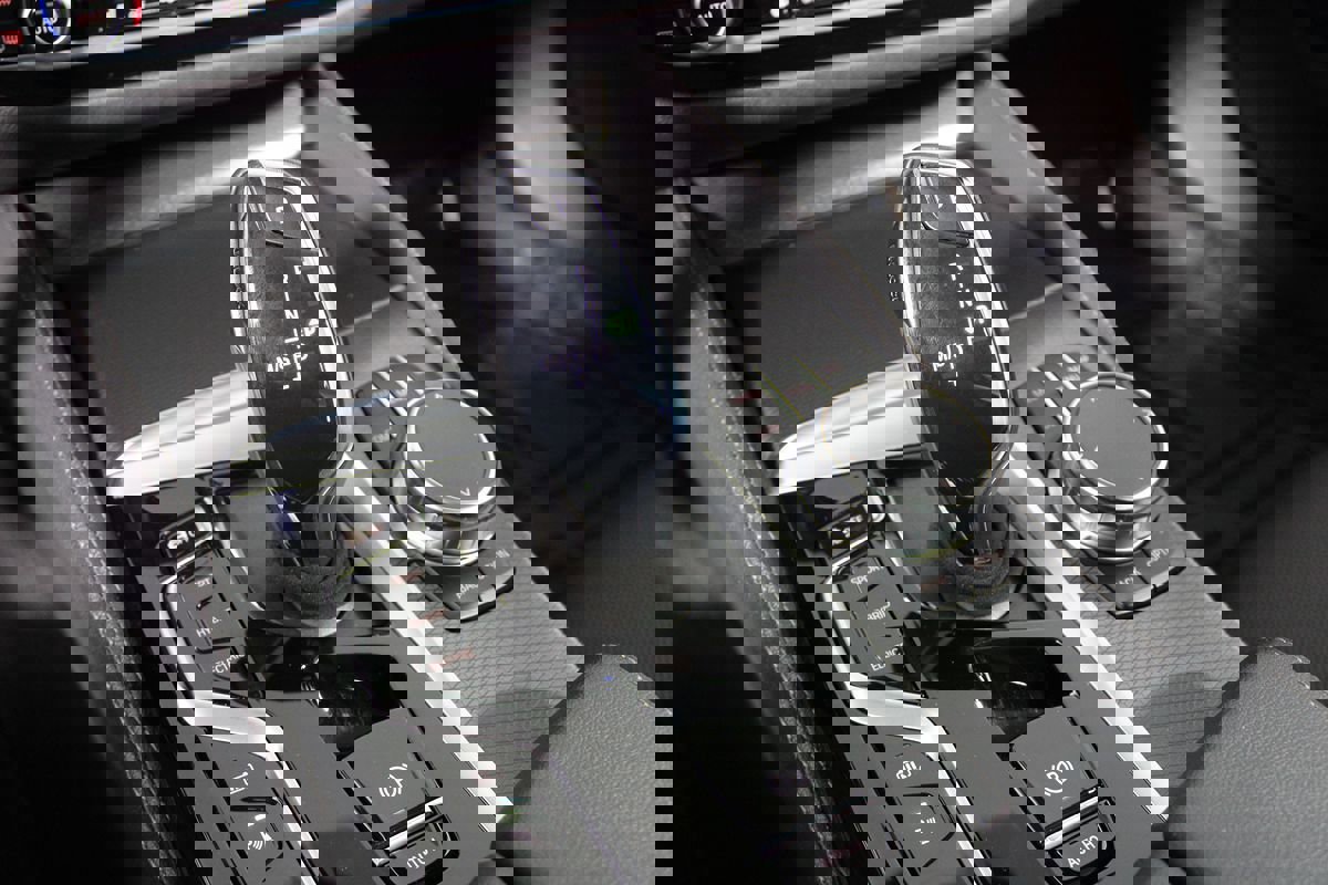 Used 2023 BMW 530e 530e w/ M Sport Package image 23