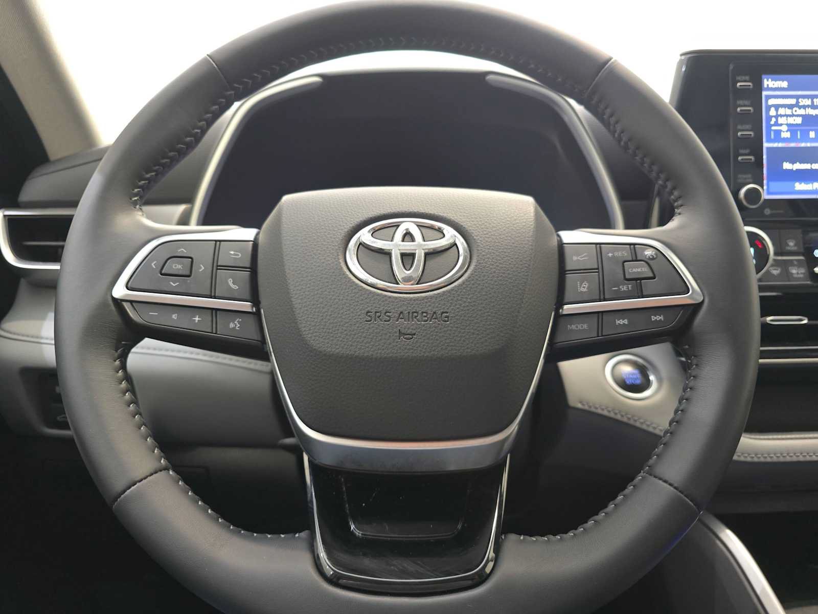 Certified 2020 Toyota Highlander XLE AWD/4WD image 11