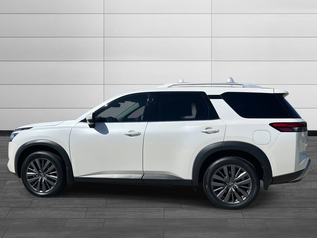 Used 2024 Nissan Pathfinder SL w/ SL Premium Package image 2