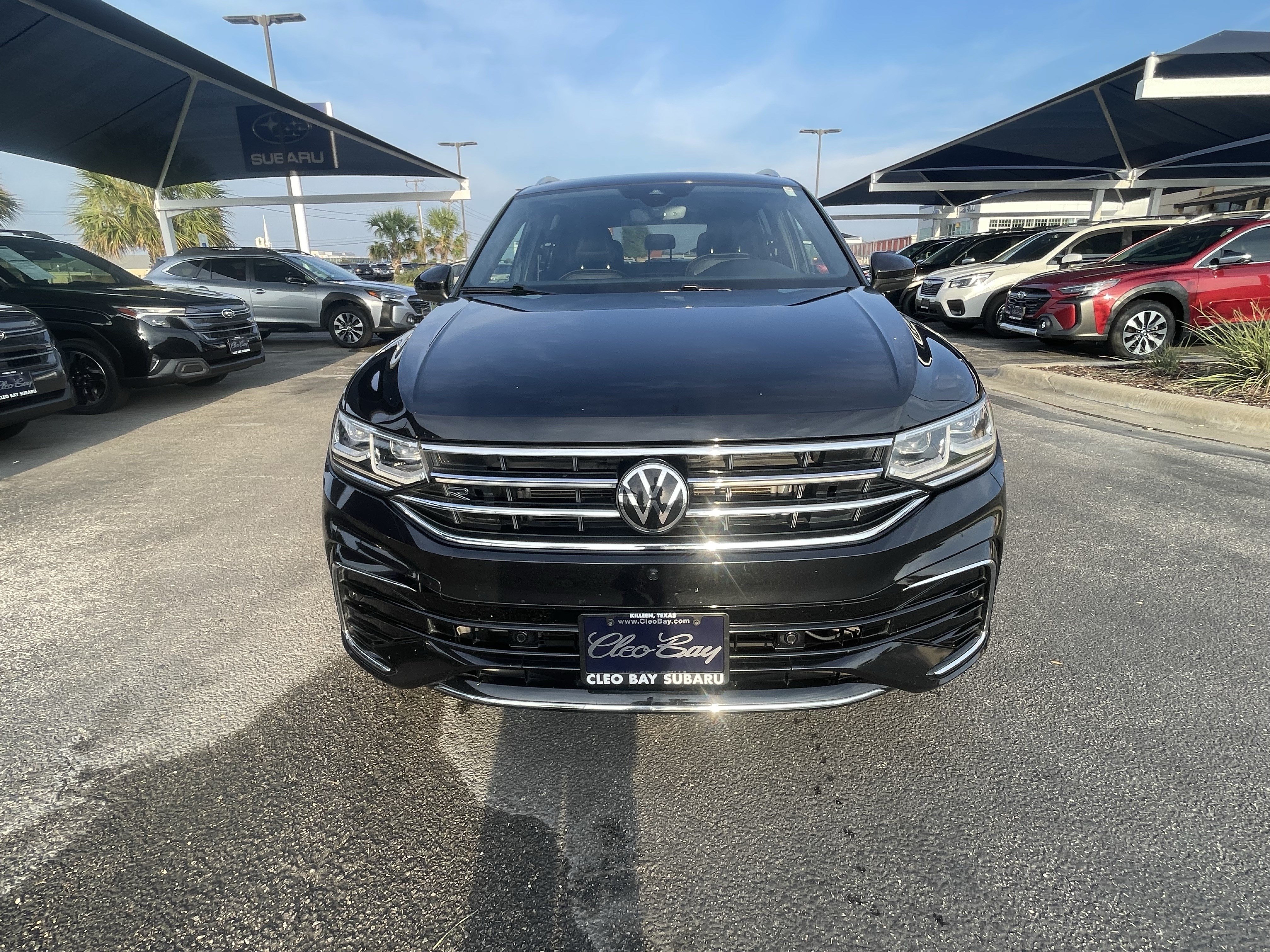 Used 2022 Volkswagen Tiguan SEL R-Line AWD/4WD image 2