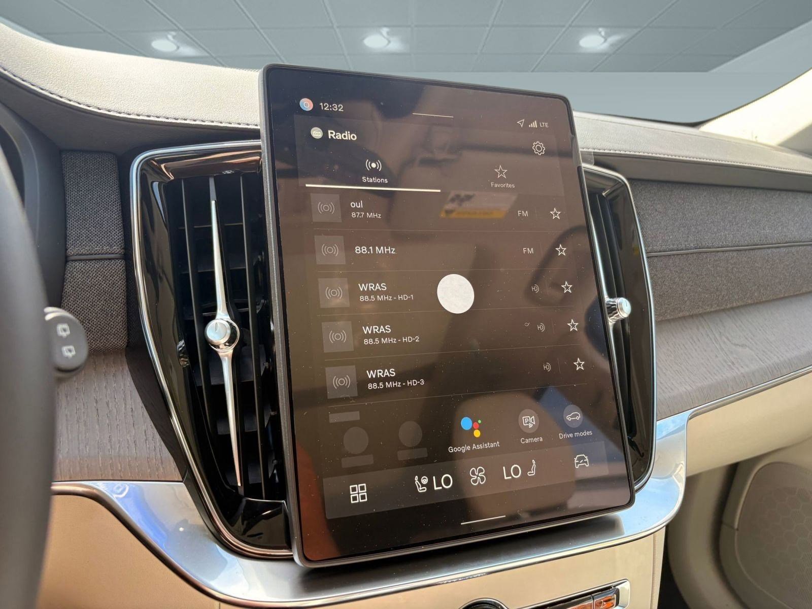 New 2026 Volvo XC90 B6 Ultra w/ Protection Package image 30