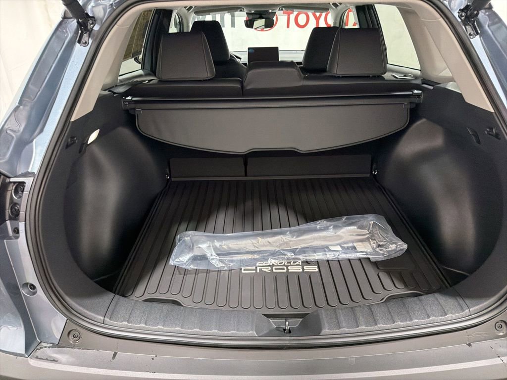 Used 2026 Toyota Corolla Cross XLE w/ Convenience Package image 17